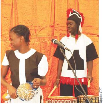 W Słomczynie wystąpił dziecięcy zespół muzyczny Mango Bisap z Burkina Faso (Górnej Wolty)